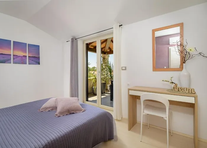 Vidova By Istrialux * Basici