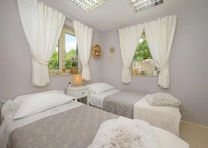 Vidova By Istrialux *