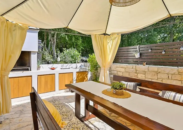 Vidova By Istrialux Vila *