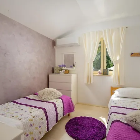 Vidova By Istrialux * Basici