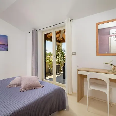 Vidova By Istrialux * Basici